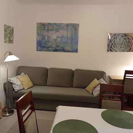 Zsuzsa Apartman Budapest Luaran gambar