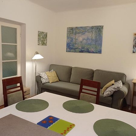 Zsuzsa Apartman Budapest Luaran gambar