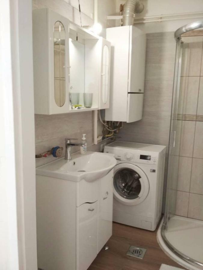 Zsuzsa Apartman Budapest Luaran gambar